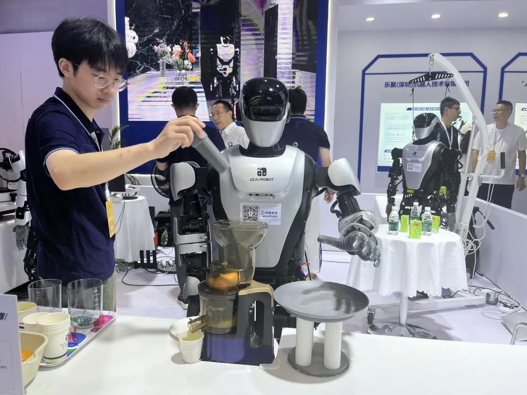 亚博国际人形机器人展将于2025年6月20日盛大开幕--推动人形机器人产业加快发展，构建中国人形机器人产业生态圈